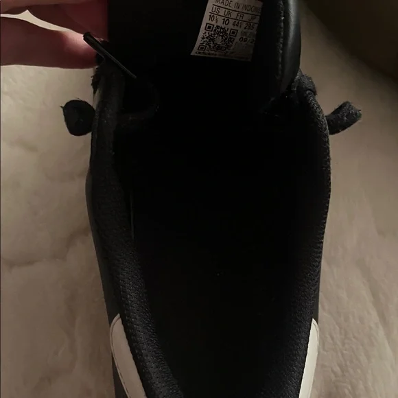 Adidas SUPERSTAR sneakers size 10.5 - Picture 9 of 11